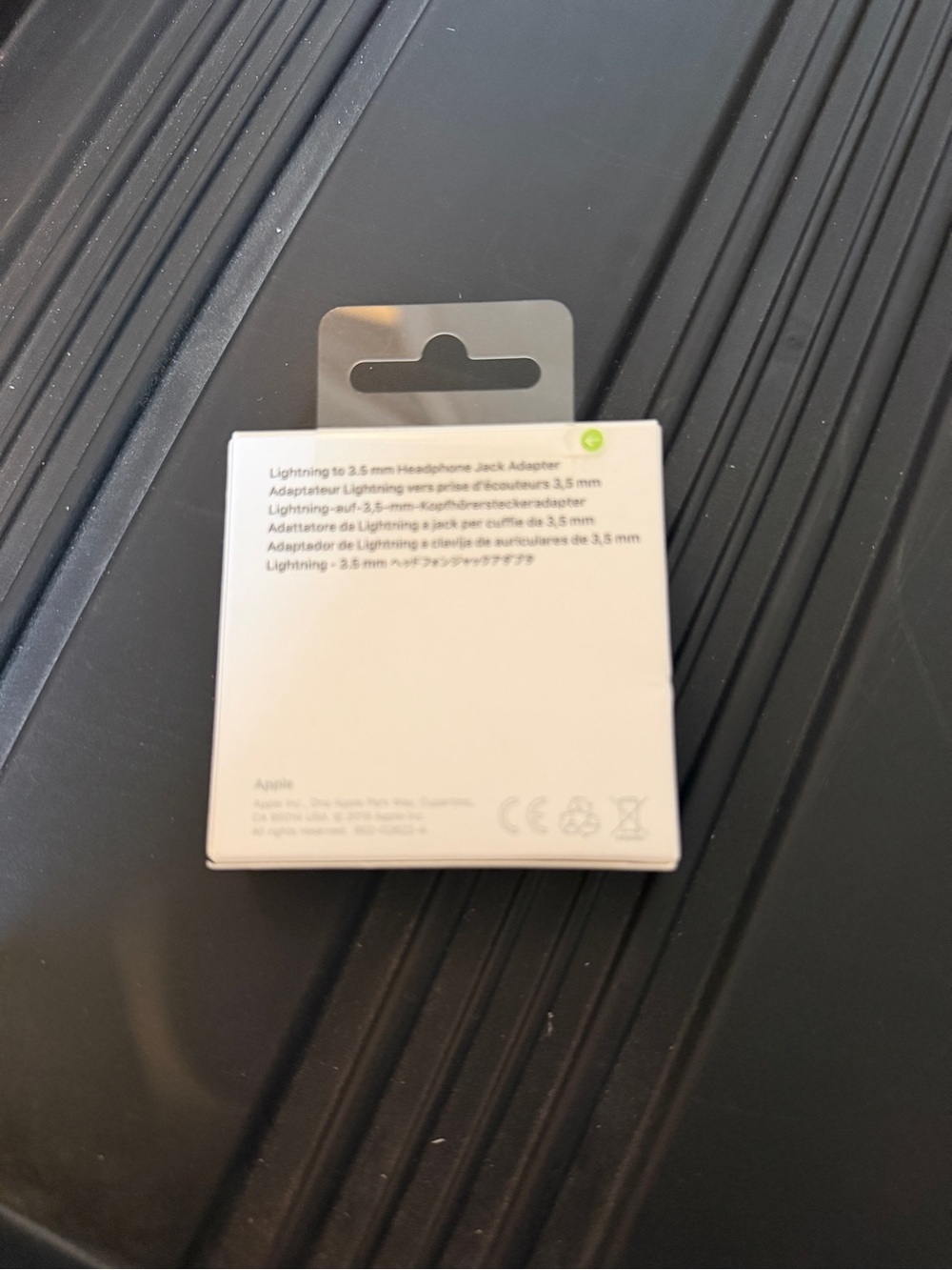 Apple Lightning to 3.5mm Headphone Adapter - White - Picture 2 of 2